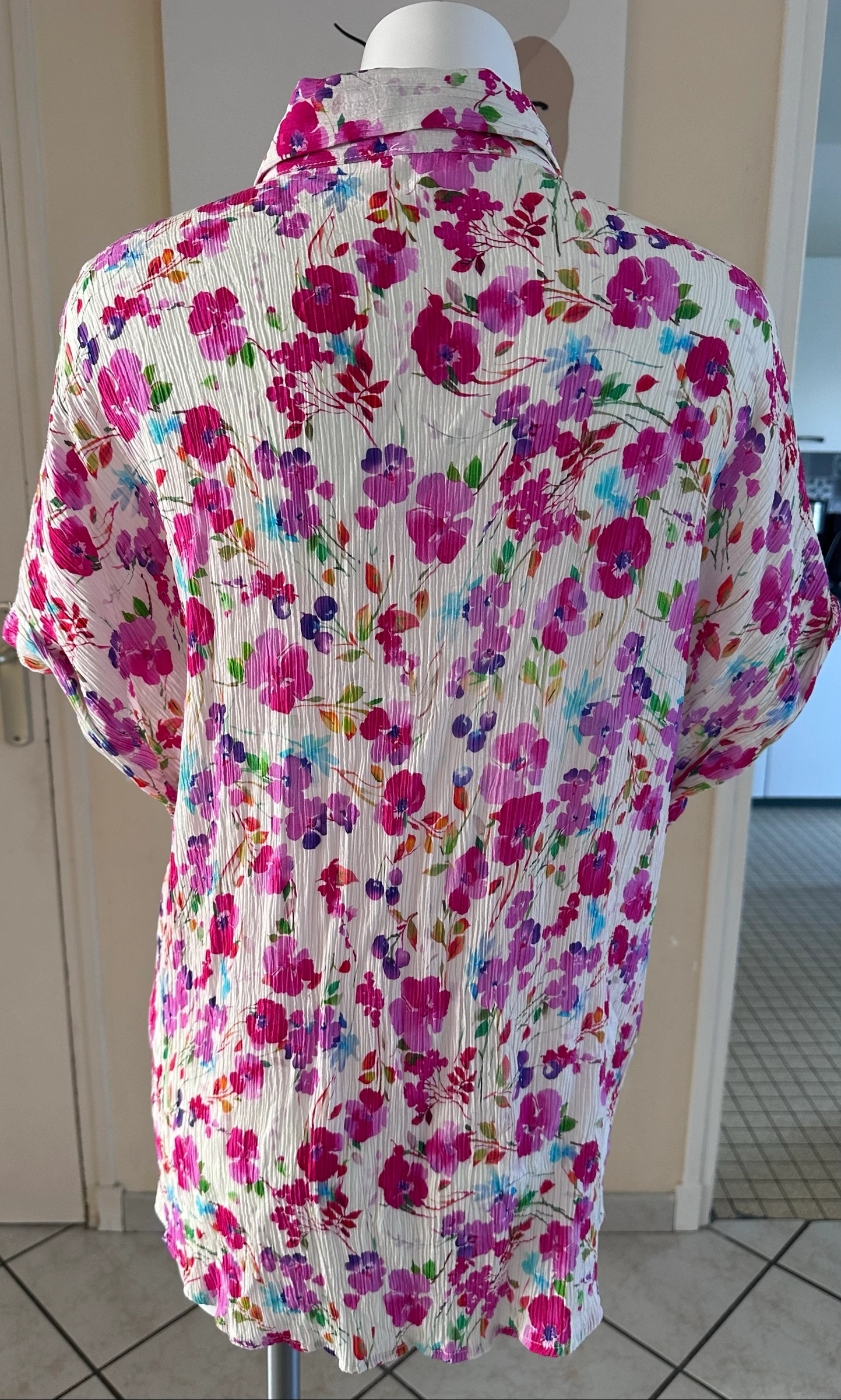 Sublime camisa fluida com estampa floral colorida – Excelente estado – Tamanho M/L (40/42) – photo 6